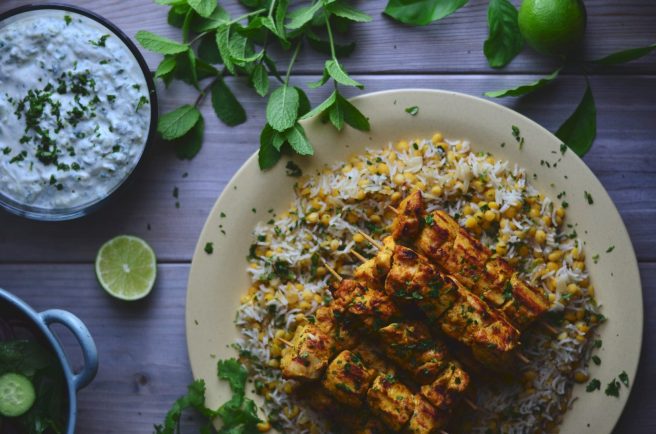 Spicy Indian Grilled Chicken with Cucumber Raita | conifères & feuillus